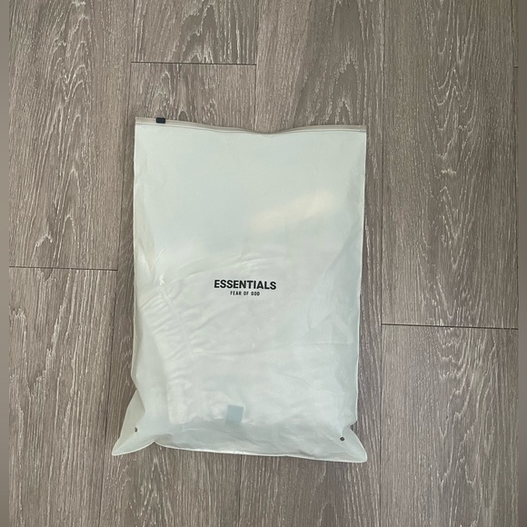 Fear of God Essentials Women's Velour Pant Desert Taupe - Picture 7 of 7